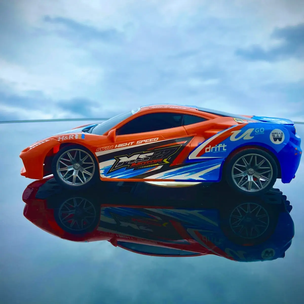 Thunder Racer RC Car 1:16 — Rechargeable
